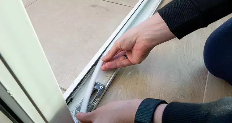 Garage Door Off Track Repair in Pinellas Park, FL