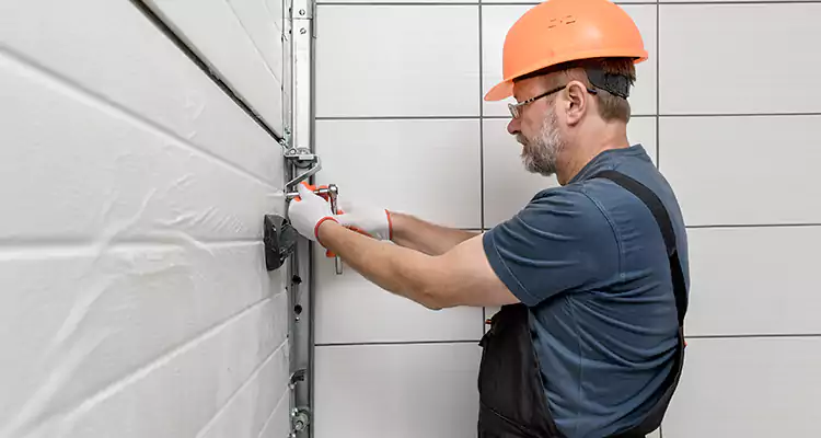 Emergency Garage Door Repair in Pinellas Park, FL