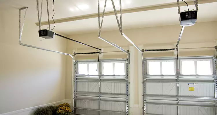 Residential Emergency Garage Door Repair in Pinellas Park, FL