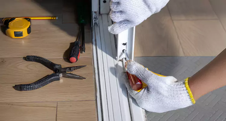 Screen Door Wheel Replacement in Pinellas Park, FL