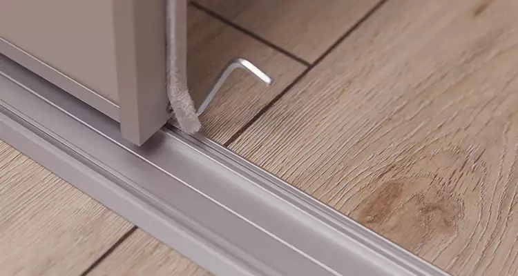 Squeaky Sliding Door Repair in Pinellas Park, FL