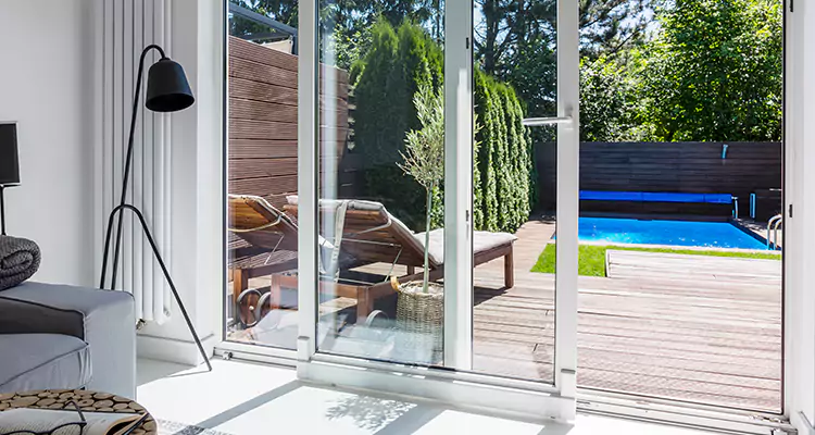 Fixing A Sliding Screen Door Roller in Pinellas Park, FL